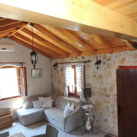 Дом отдыха House Zrno Peaceful Stone House In Racisce, Korcula